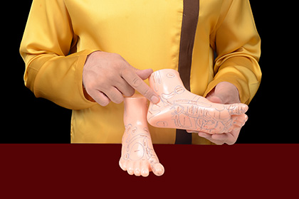 آموزش ماساژ پا رفلکسولوژی سه